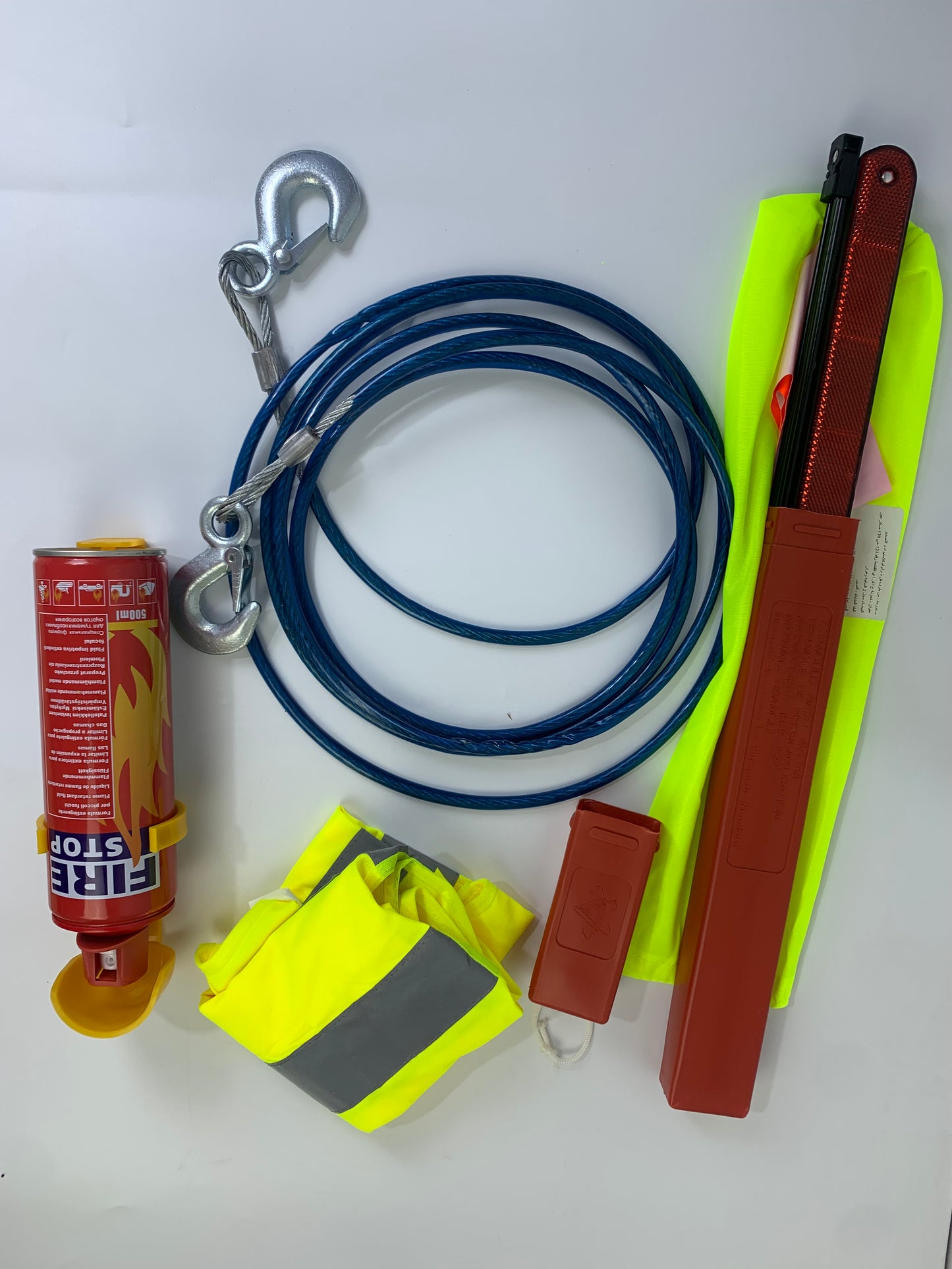 Pack Securité de voiture (extincteur, gilet, panneau, cable dépannage ) / مجموعة السلامة للسيارة (مطفأة حريق، سترة، لوحة, كابل )